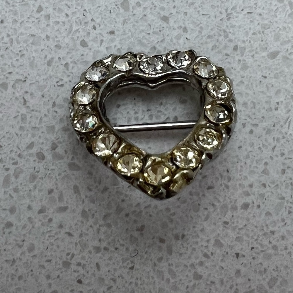 Vintage Heart Pins Dainty Tiny Valentine's Day Brooches - Picture 5 of 10
